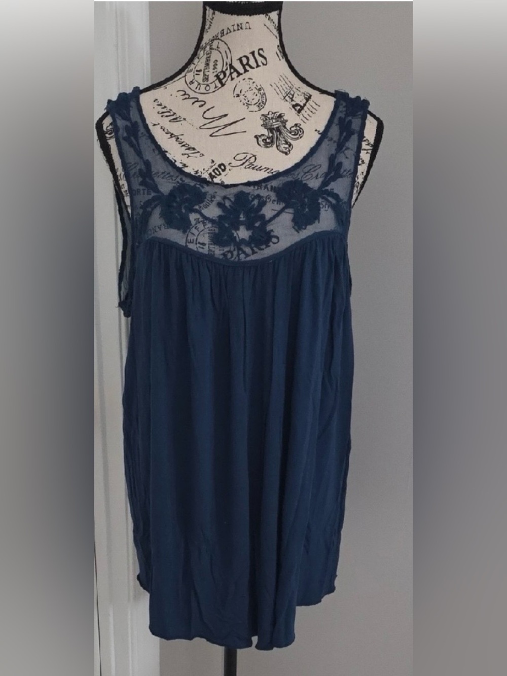 Torrid Navy Sleeveless Lace top (2)